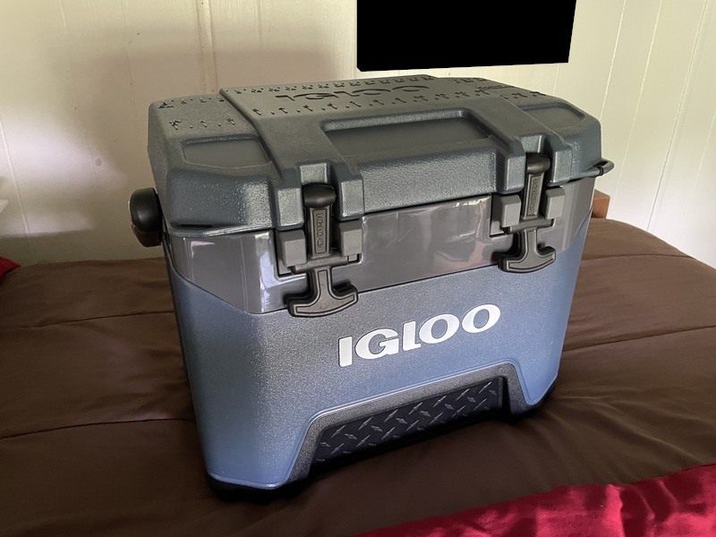 No, the ice chest does not run on propane...